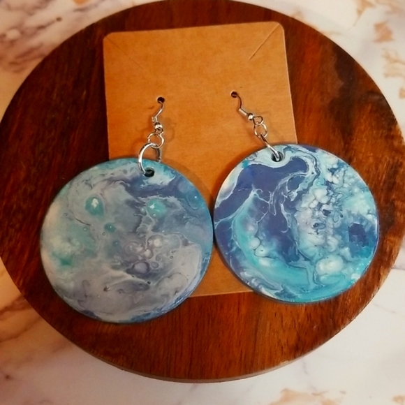 Handmade wood acrylic poured earrings - Picture 4 of 5